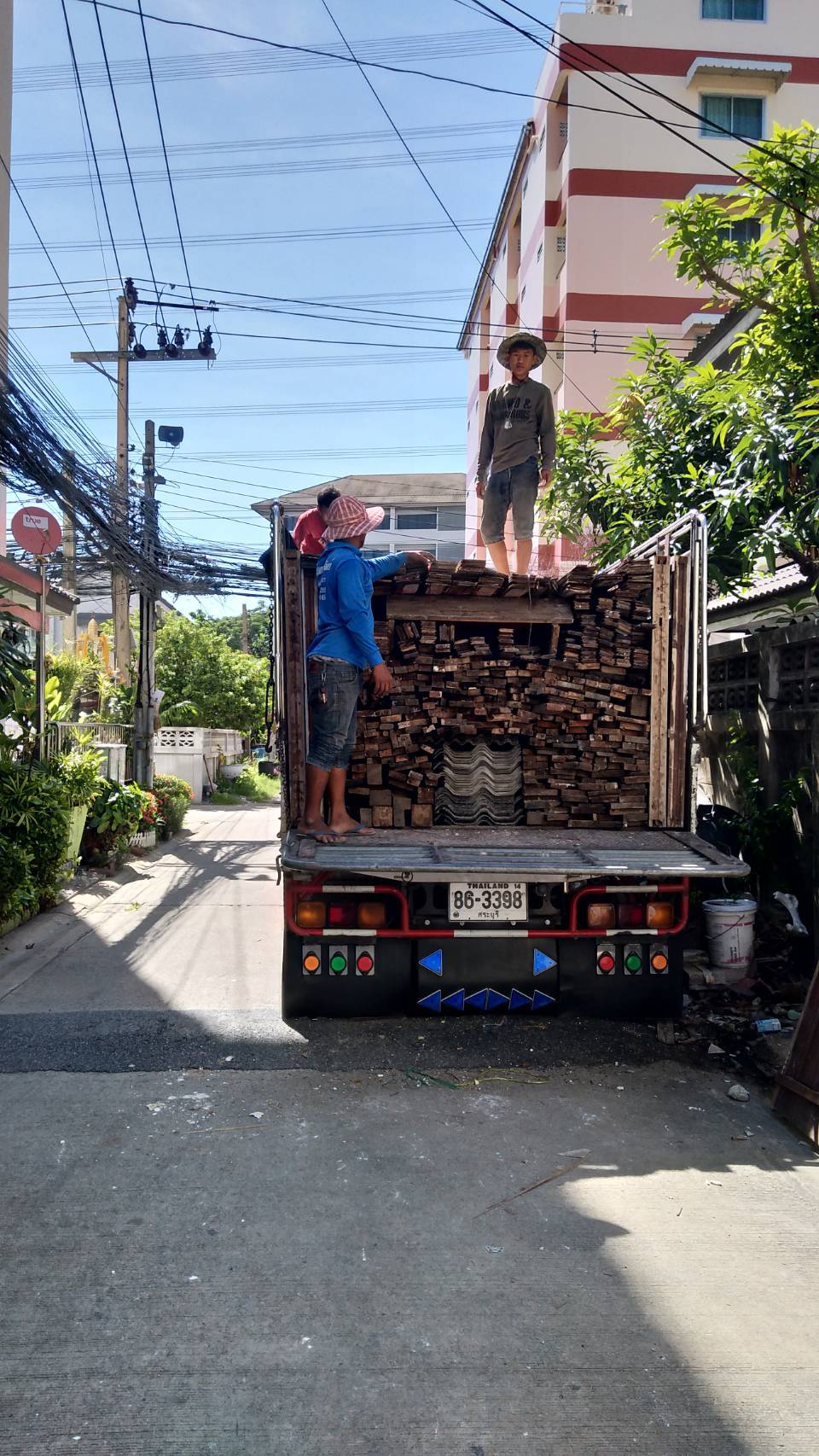 16 - https://รุ่งนําชัยค้าไม้เก่า.com | หจก.รุ่งนำชัยค้าไม้ - รับซื้อบ้านไม้เก่า บ้านไม้เก่า ไม้เก่าเรือนไทย โกดังไม้เก่า ไม้เก่าโรงงาน ไม้กองเก่า ให้ราคาสูงไม่ผ่านนายหน้า ให้ราคาสูงในราคาที่คุณพอใจ